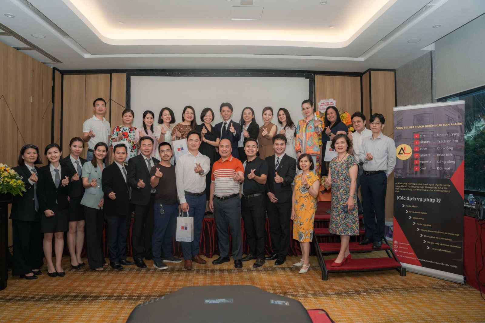 Công ty Luật Trách Nhiệm Hữu Hạn Aladin cùng Công ty CP Clay Việt Nam và các chủ doanh nghiệp khác. Ảnh: Công ty CP Clay Việt Nam